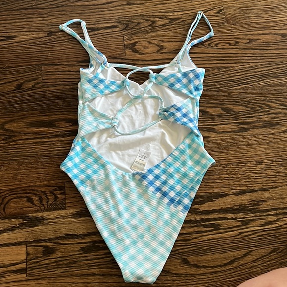 L*Space Gianna One Piece - Picture 5 of 6